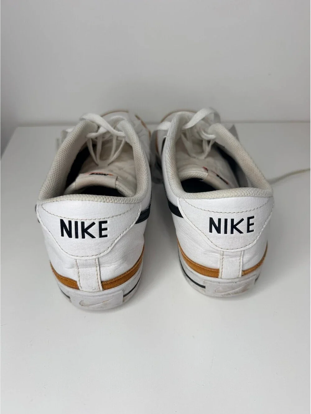 Nike Sweet Classic low top sneakers white size 12 or womens 13.5